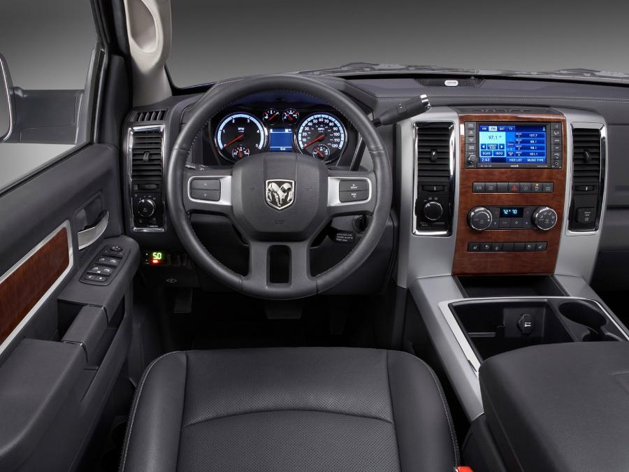  Dodge Ram 2500 Laramie Crew Cab 2010 года  (фото 15 из 24)